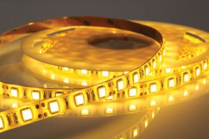 Светодиодная лента SMD5050 LED-STRIP теплый белый свет 5м 357112 ― ТРИ ПЛАФОНА