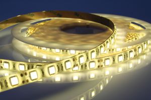 Светодиодная лента влагозащищенная SMD5050 IP65 LED-STRIP белый свет 5м 357116 ― ТРИ ПЛАФОНА